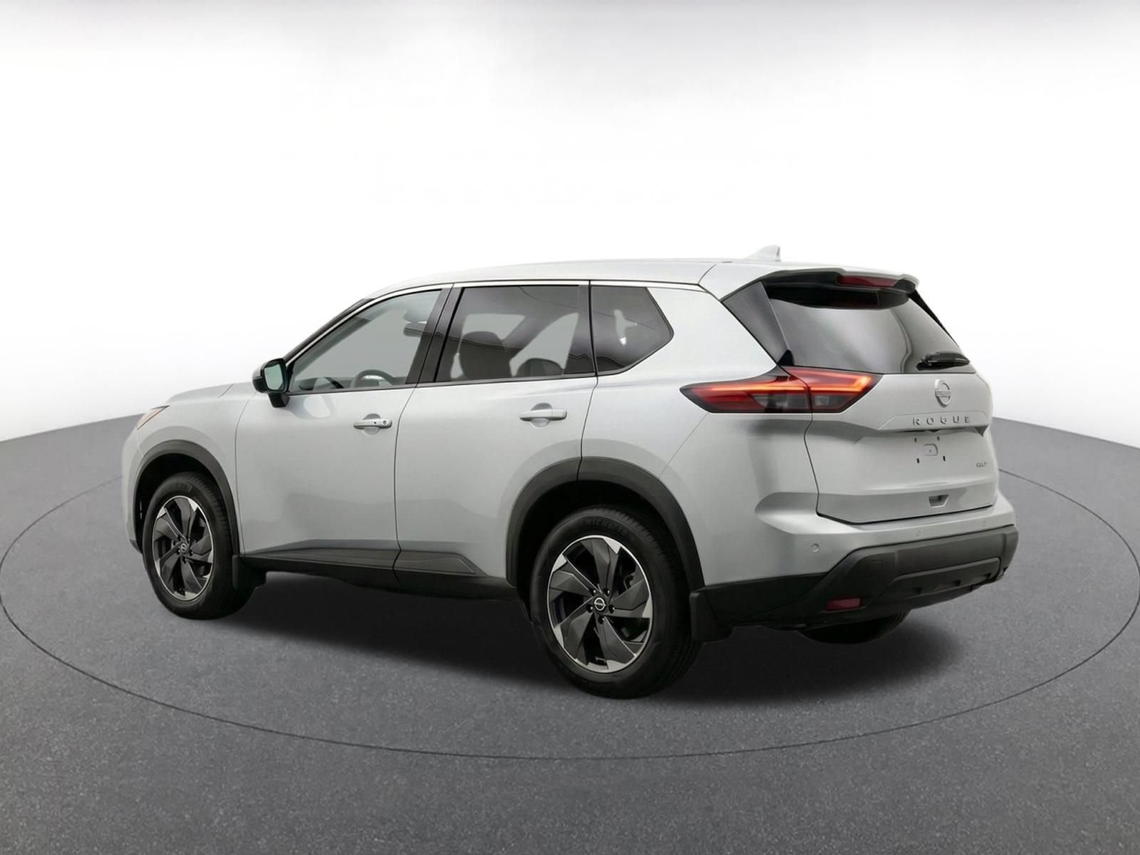 Used 2025 Nissan Rogue SV FWD image 7