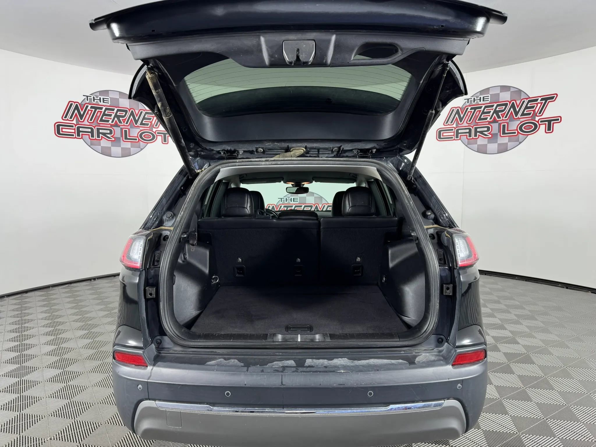 Used 2019 Jeep Cherokee Limited image 23