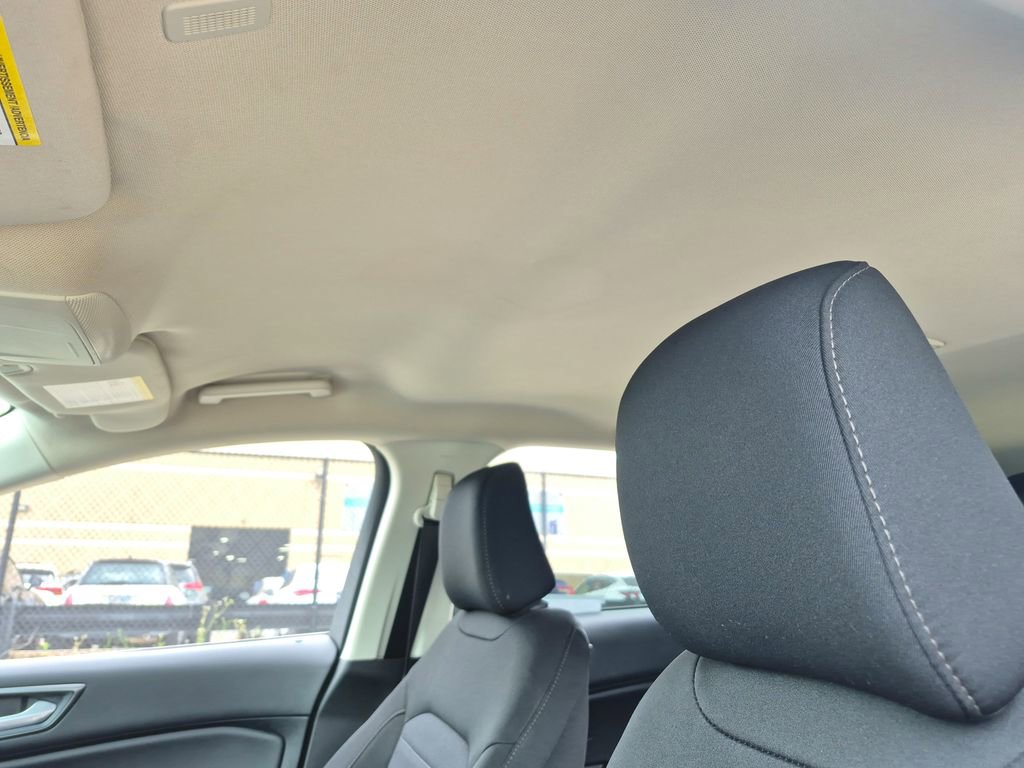 Used 2024 Ford Edge SE image 11