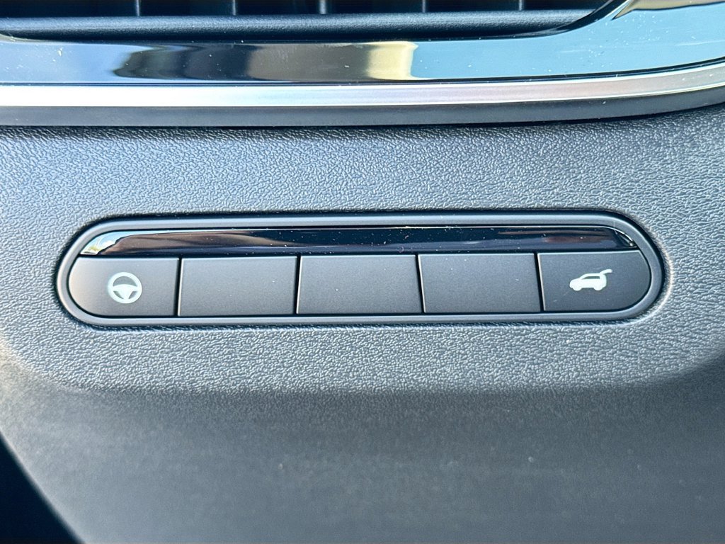 Used 2027 INFINITI QX60 Luxe w/ Cargo Package FWD image 11