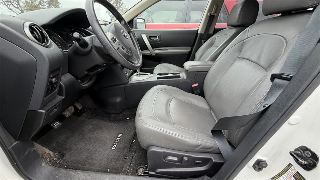 Used 2011 Nissan Rogue SV image 10