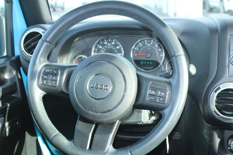 Used 2017 Jeep Wrangler Unlimited Sahara w/ Connectivity Group image 15