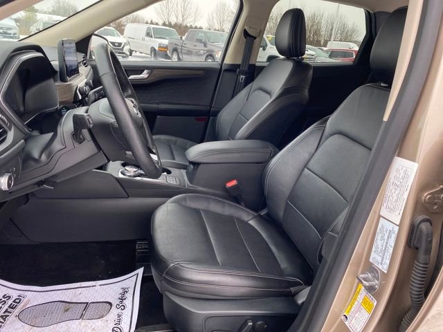 Used 2020 Ford Escape Titanium image 16