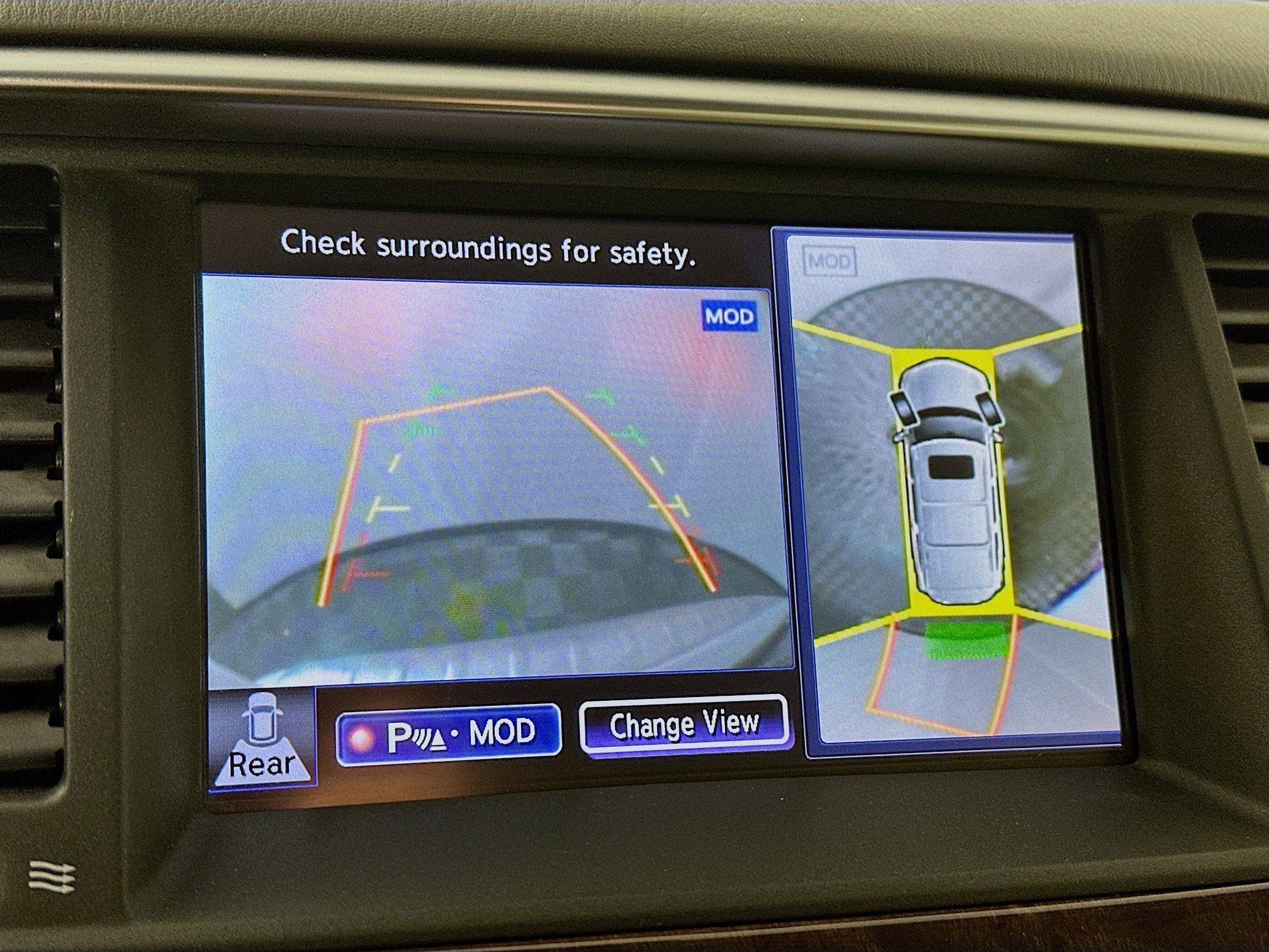 Used 2015 INFINITI QX80 Luxe w/ 22" Wheel Package image 14