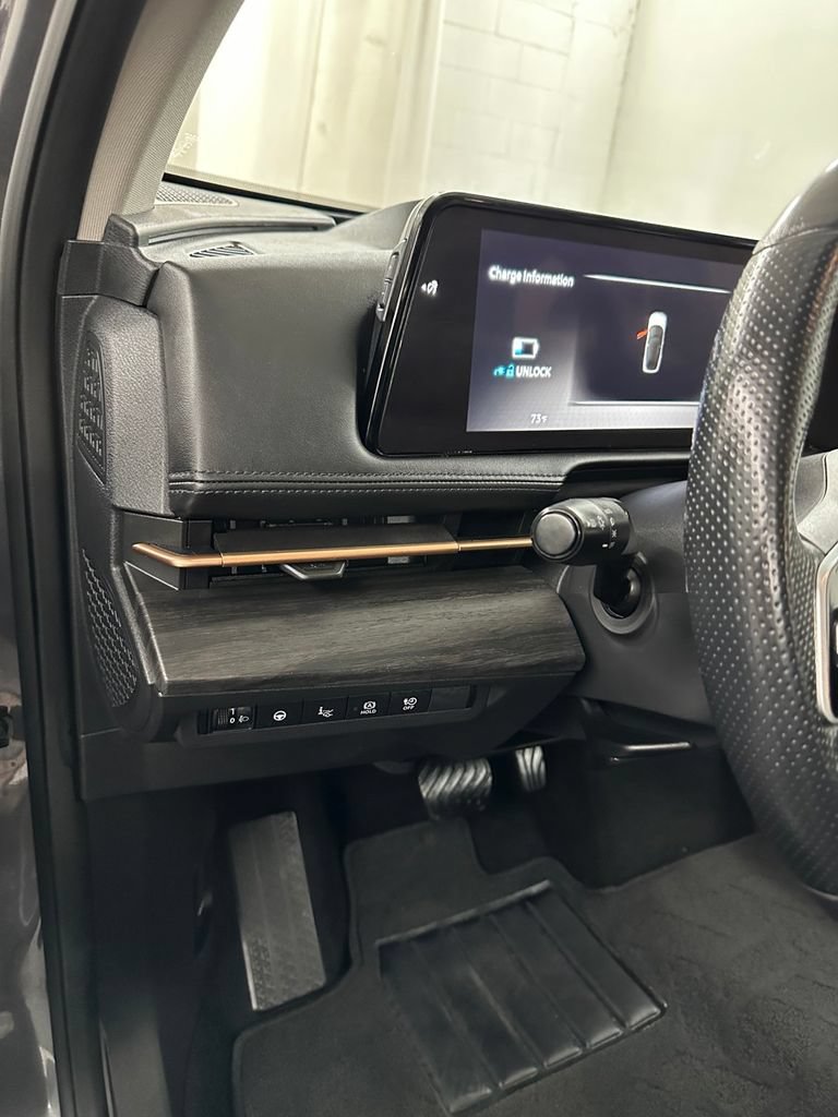 Used 2023 Nissan Ariya FWD image 14