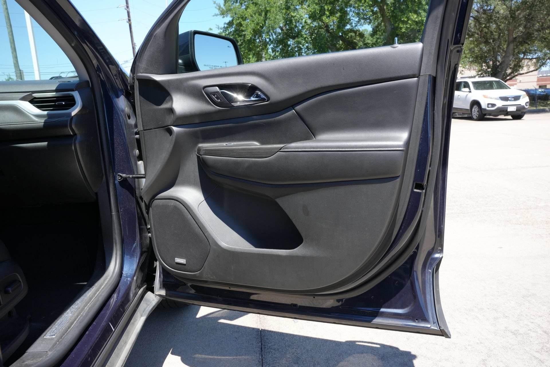 Used 2017 GMC Acadia SLT FWD image 22