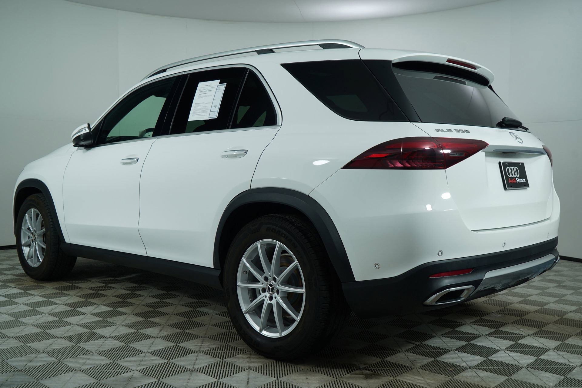 Used 2024 Mercedes-Benz GLE 350 4MATIC image 7