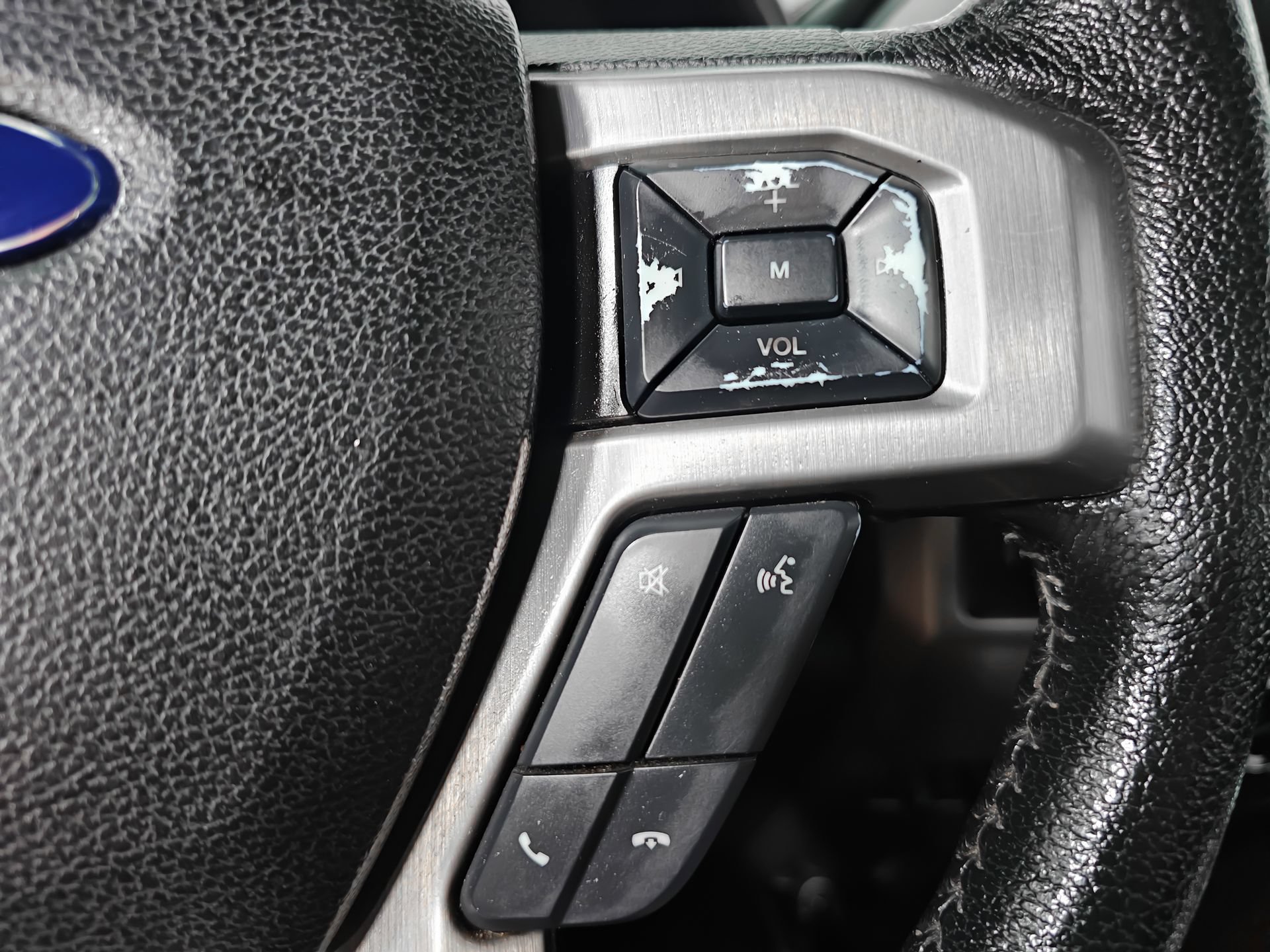 Used 2015 Ford F150 Platinum w/ Equipment Group 701A Luxury AWD/4WD image 32