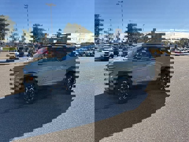 New 2026 Chevrolet Equinox ACTIV w/ Convenience Package III image 3