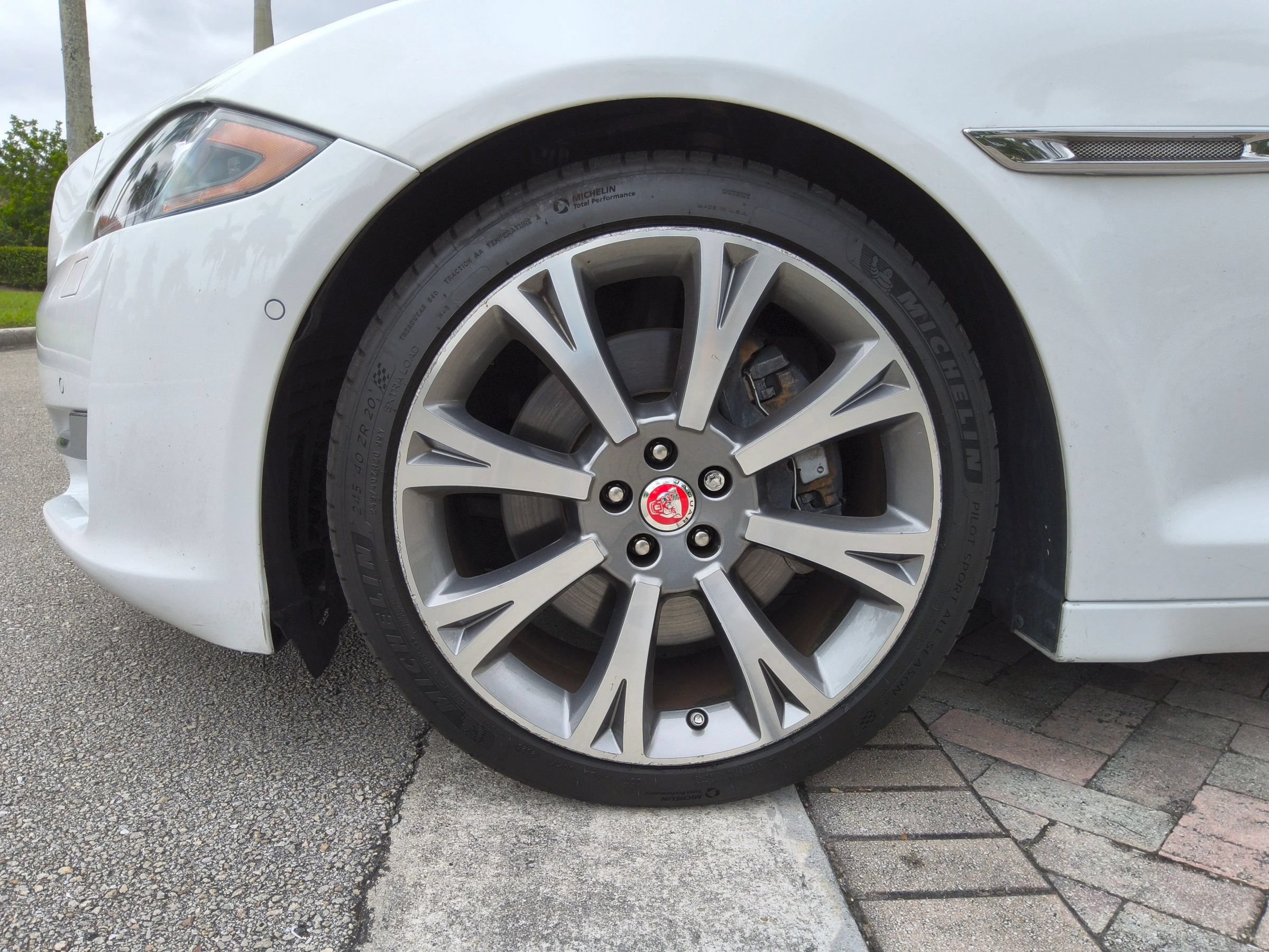 Used 2019 Jaguar XJ L Portfolio RWD image 49