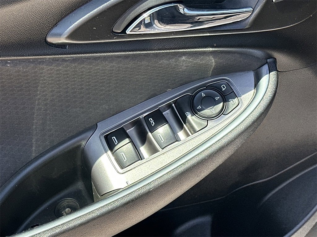Used 2020 Chevrolet Malibu LT image 15