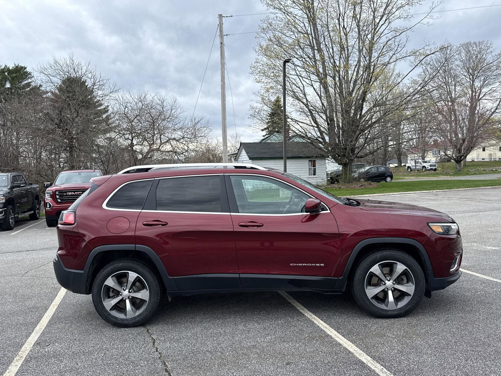 Used 2019 Jeep Cherokee Limited AWD/4WD image 4