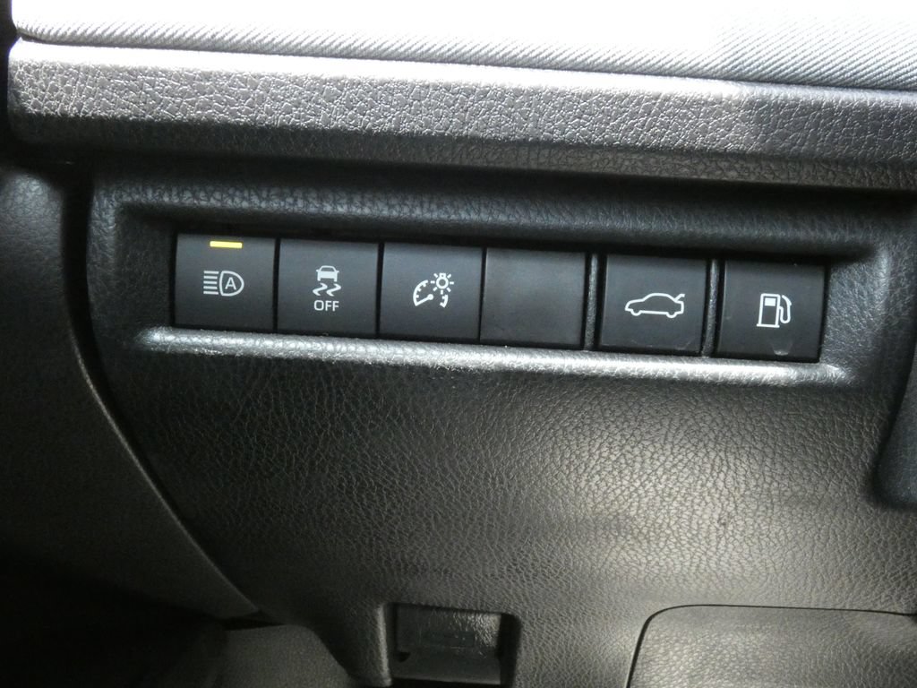 Used 2025 Toyota Camry LE FWD image 22