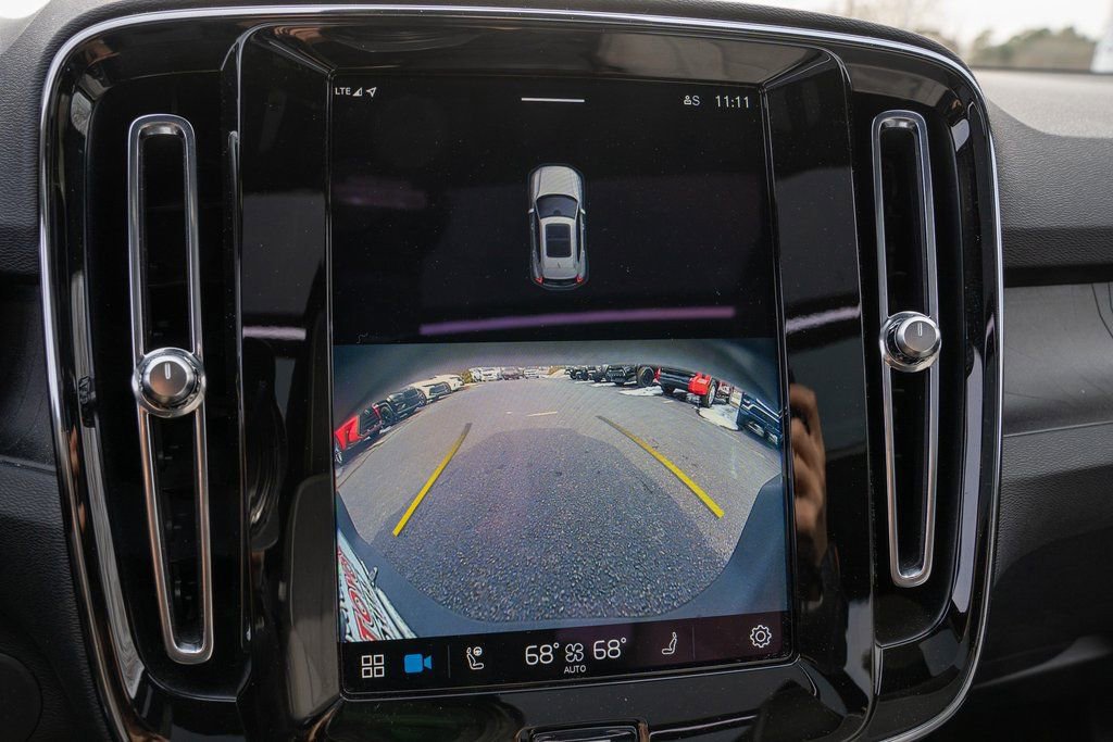 Used 2023 Volvo XC40 Recharge Ultimate image 9
