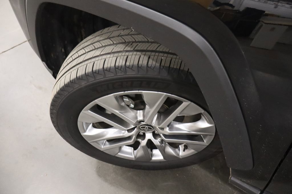 Used 2024 Toyota RAV4 XLE Premium image 42