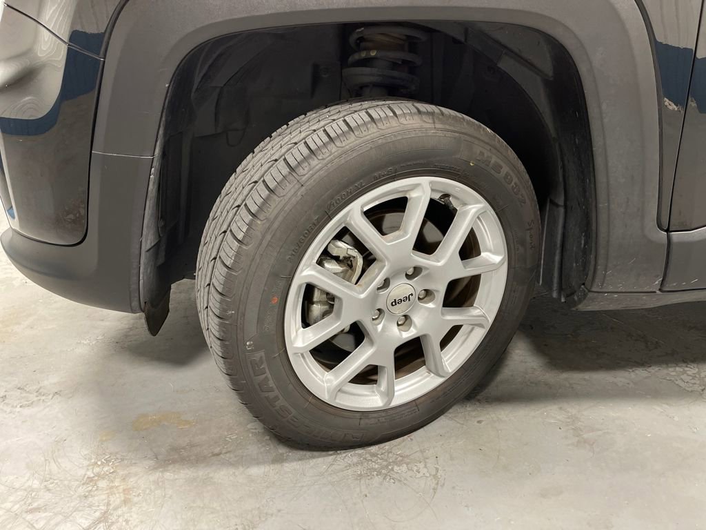 Used 2023 Jeep Renegade Latitude image 34