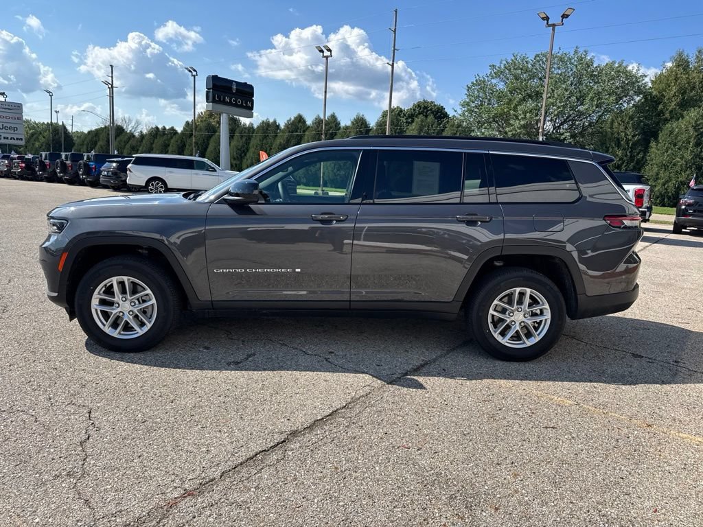 Used 2024 Jeep Grand Cherokee L Laredo w/ Trailer Tow Package AWD/4WD image 6