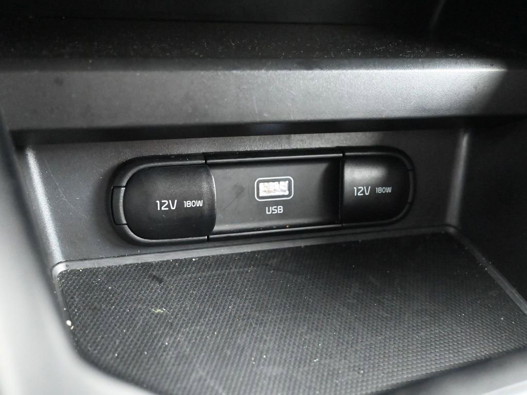 Used 2025 Kia Soul LX w/ LX Technology Package image 40