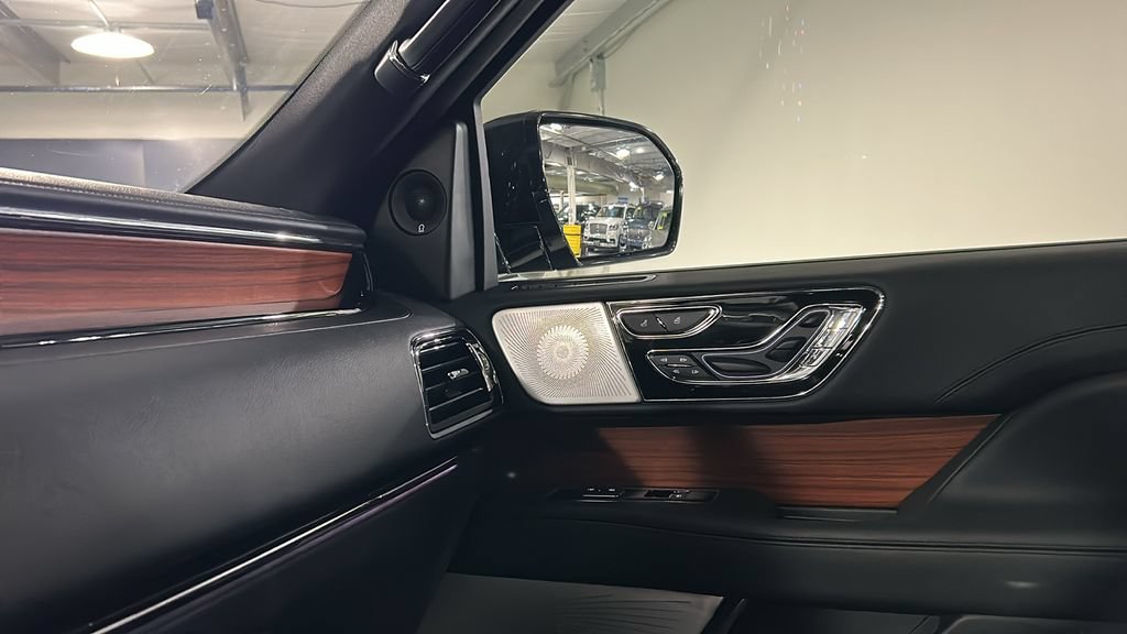 Used 2024 Lincoln Navigator L Reserve AWD/4WD image 21