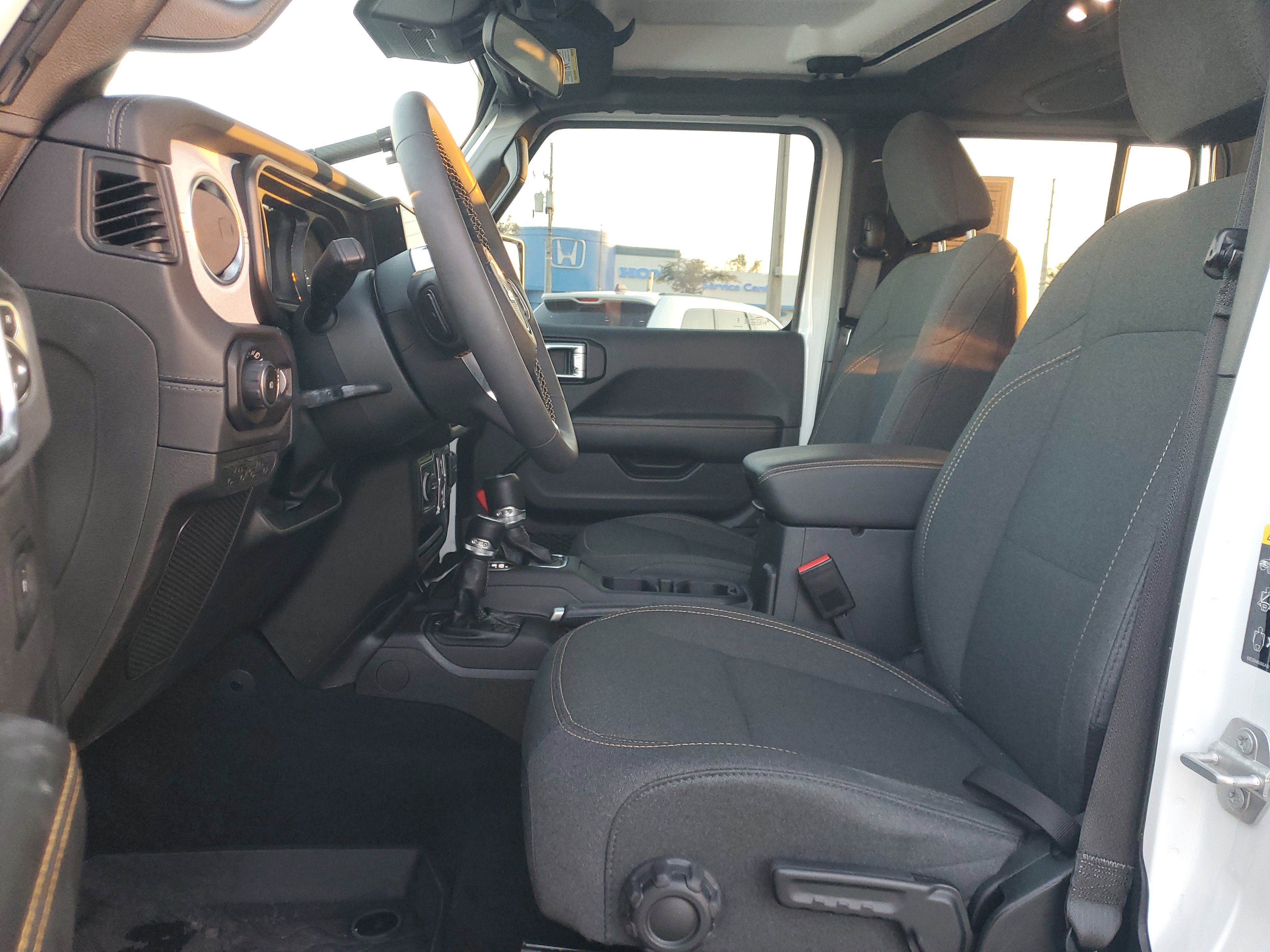 Used 2024 Jeep Wrangler Sahara image 13