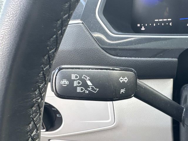 Certified 2024 Volkswagen Tiguan SE R-Line FWD image 25