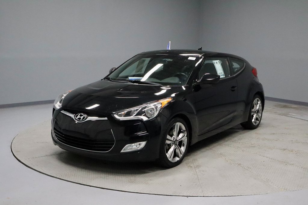 Used 2017 Hyundai Veloster Value Edition image 7