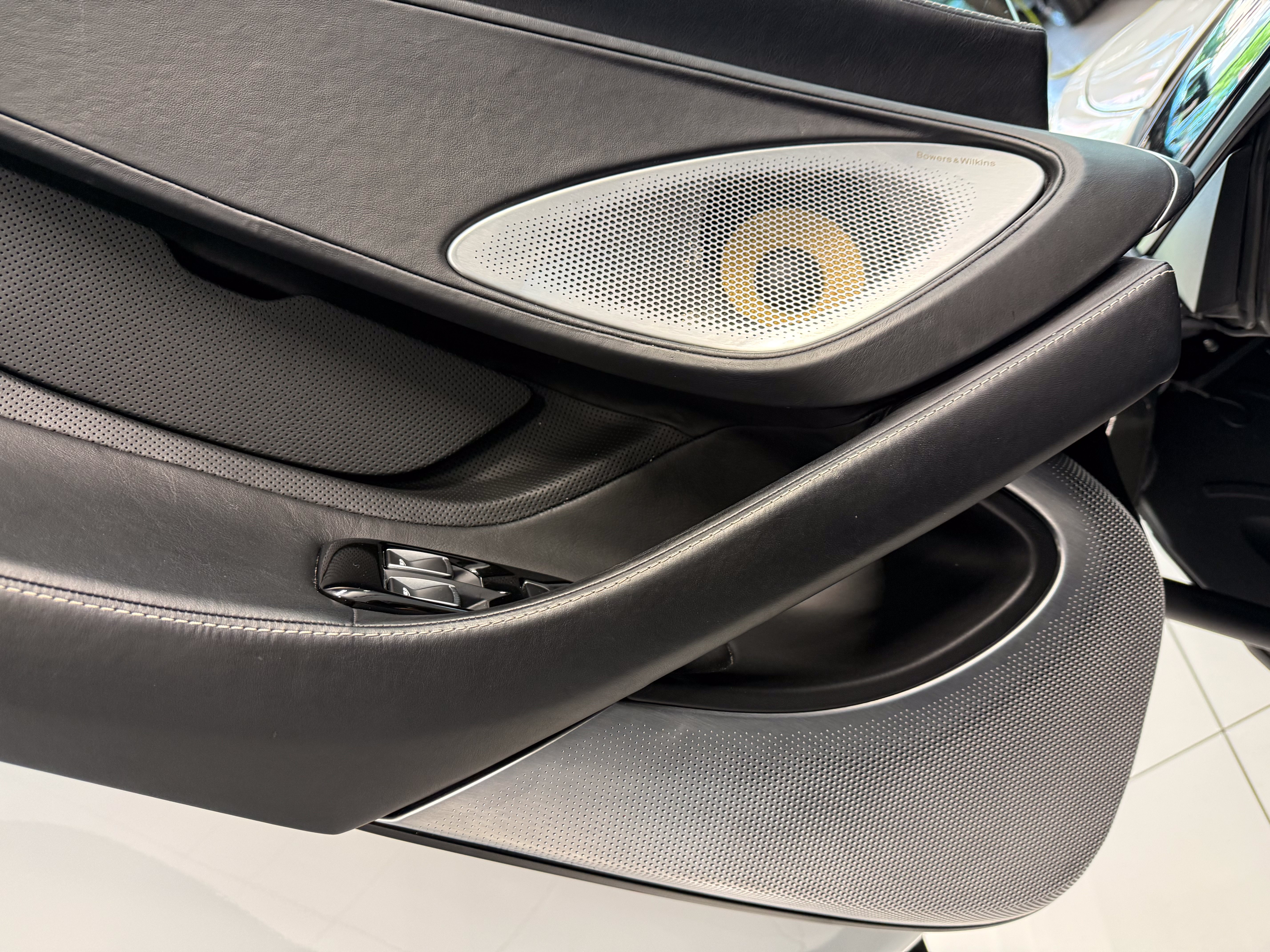 Used 2023 McLaren GT RWD image 4