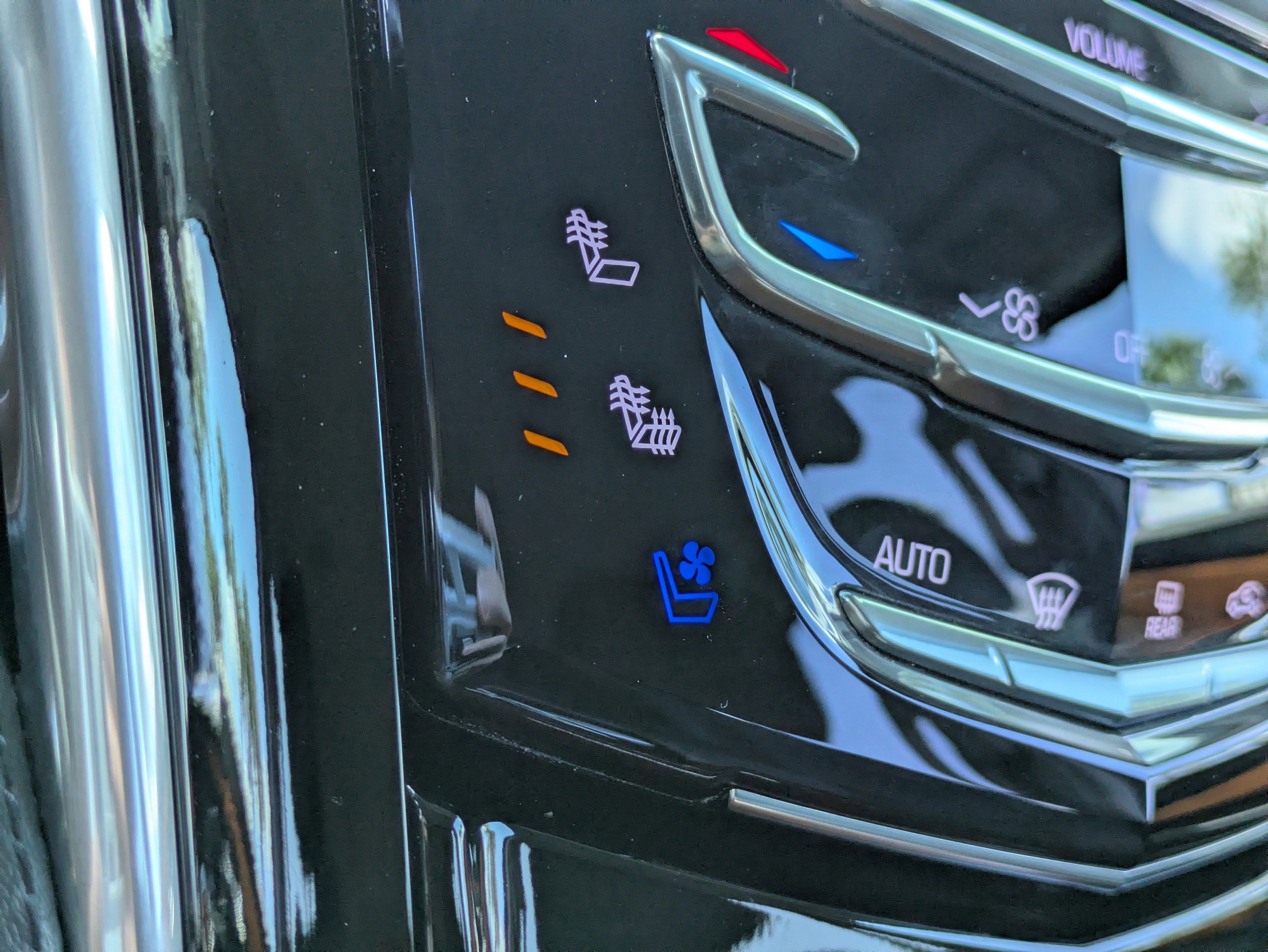 Used 2018 Cadillac Escalade 2WD image 29