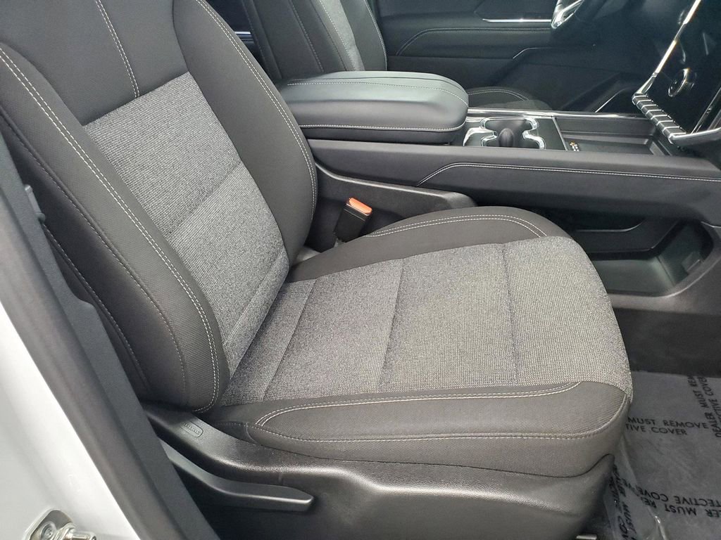 Used 2025 GMC Acadia Elevation image 19