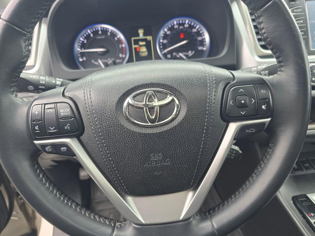 Used 2016 Toyota Highlander Limited AWD/4WD image 20