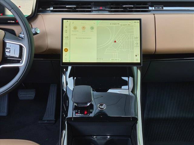 New 2027 Land Rover Range Rover Sport SE AWD/4WD image 11