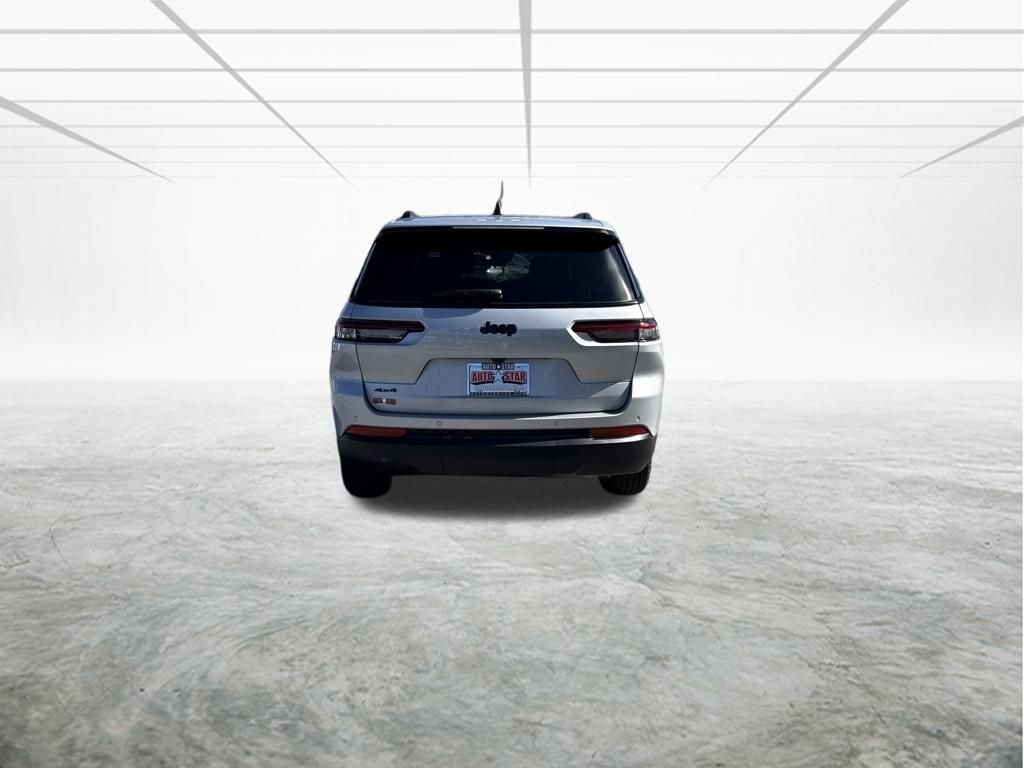 New 2025 Jeep Grand Cherokee L Laredo image 4