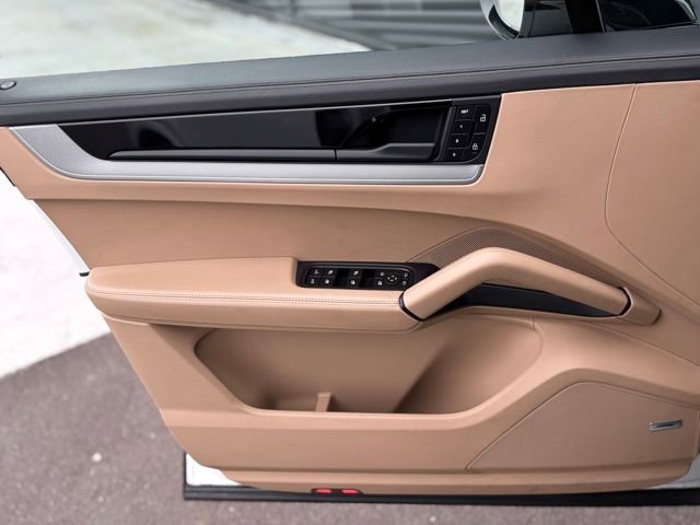 Certified 2024 Porsche Cayenne S image 13