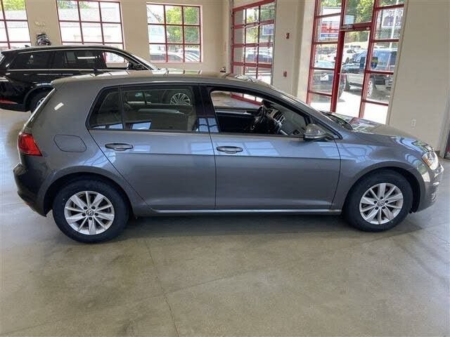 Used 2016 Volkswagen Golf S FWD image 8