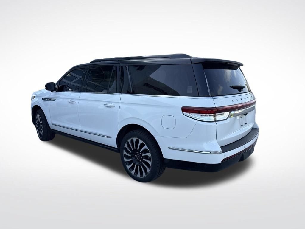 Used 2022 Lincoln Navigator L Black Label AWD/4WD image 3