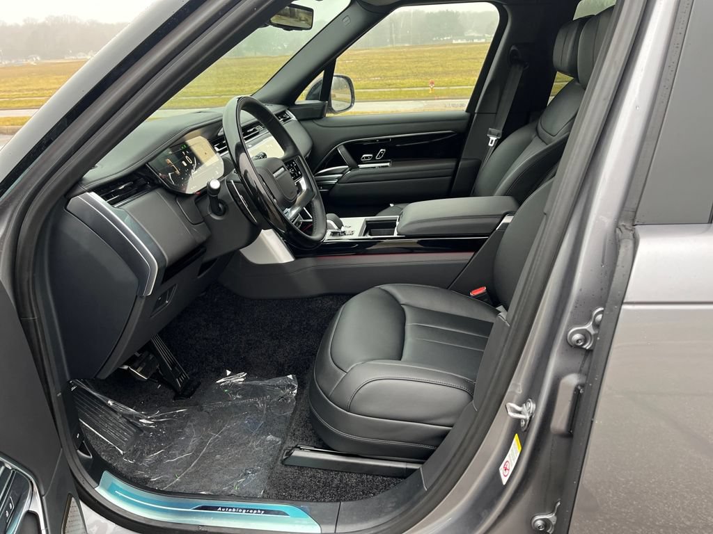 New 2026 Land Rover Range Rover Autobiography AWD/4WD image 9