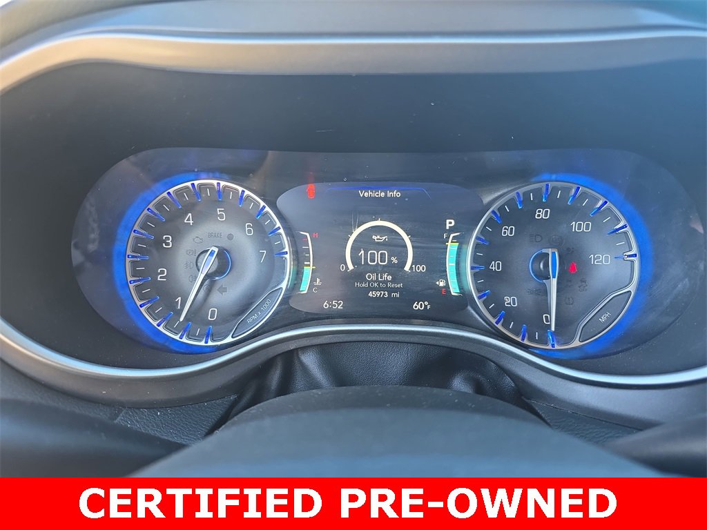 Used 2024 Chrysler Pacifica Touring-L image 21