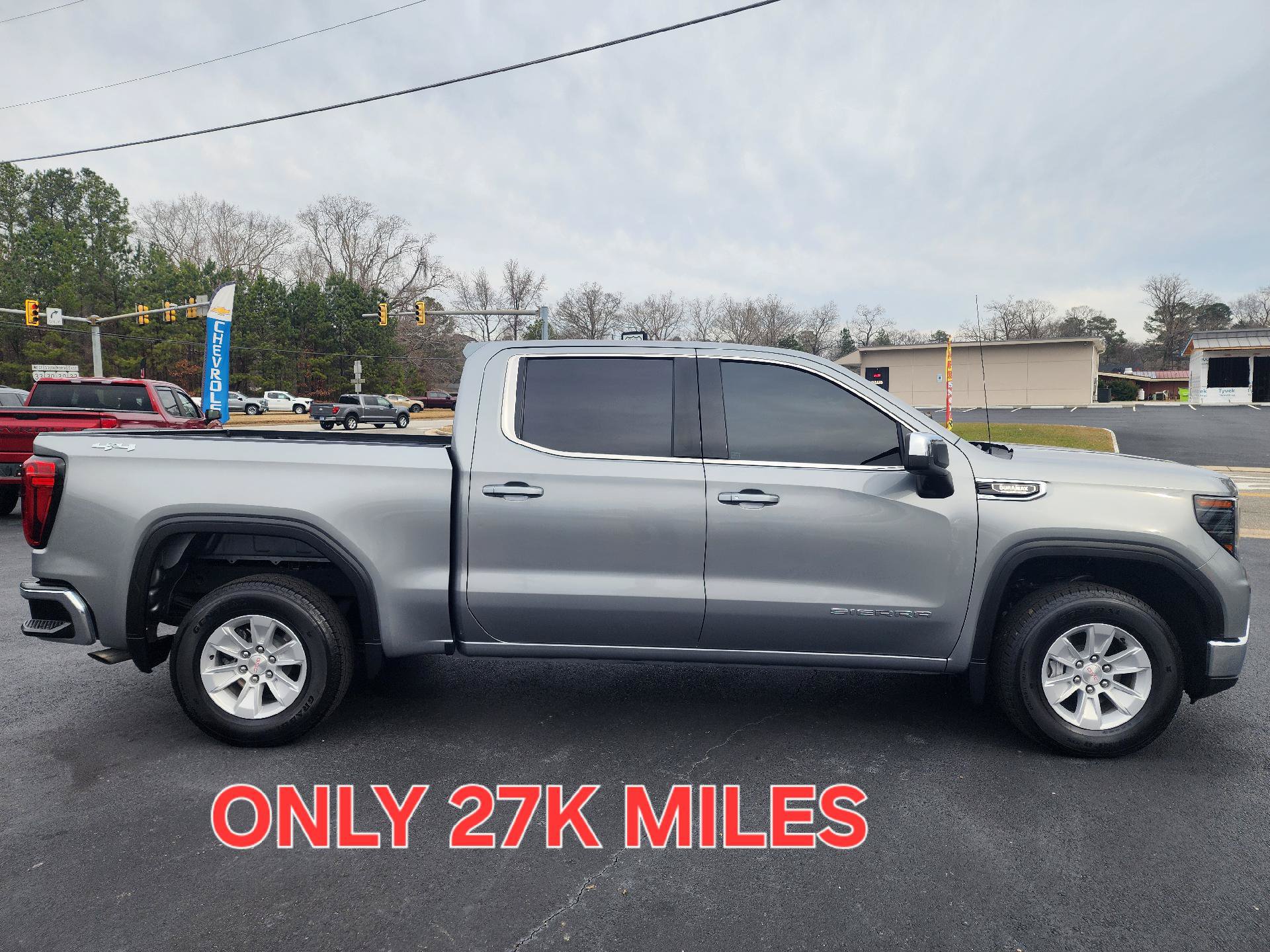 Used 2023 GMC Sierra 1500 SLE AWD/4WD image 2