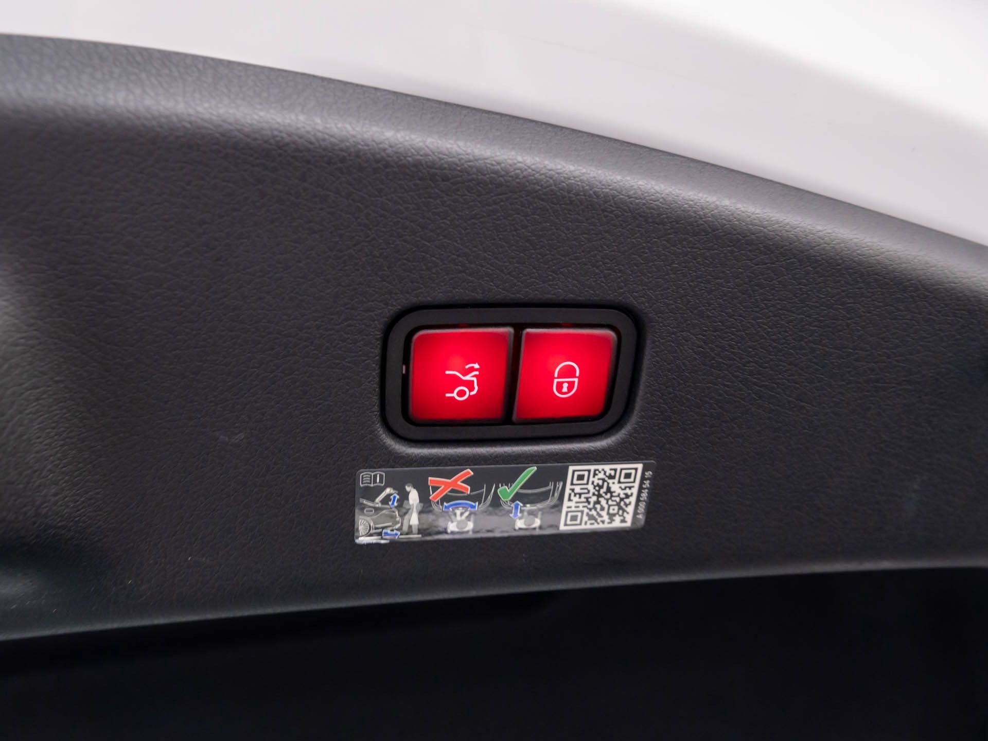 Certified 2024 Mercedes-Benz CLE 300 4MATIC Coupe image 33