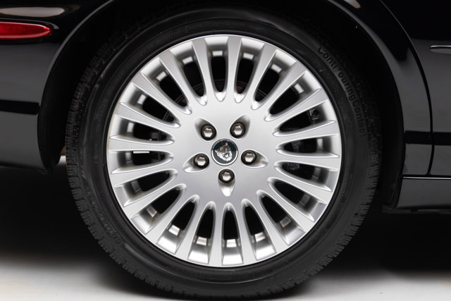 Used 2005 Jaguar XJ8 RWD image 34
