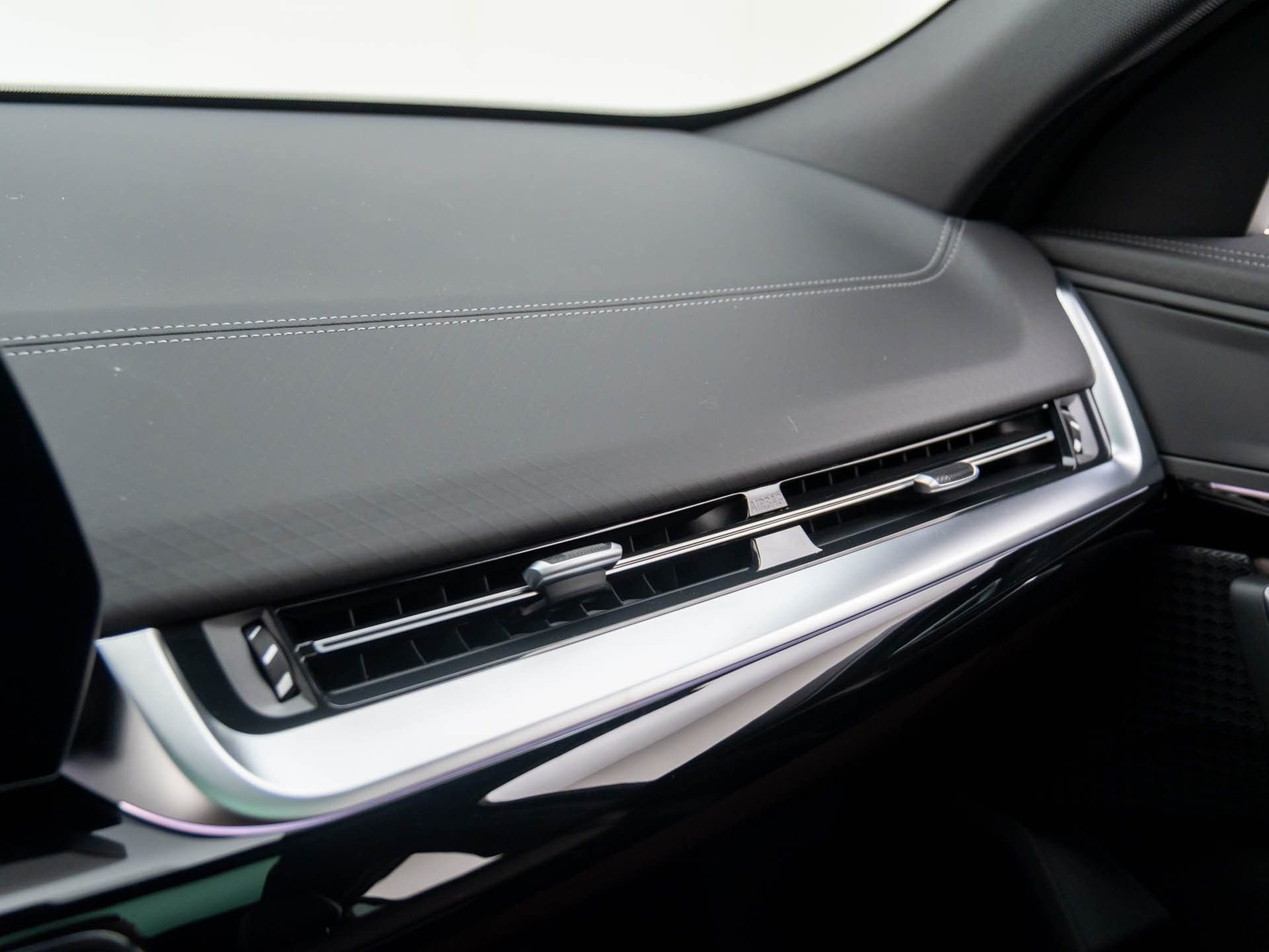 Certified 2025 BMW X2 xDrive28i image 27