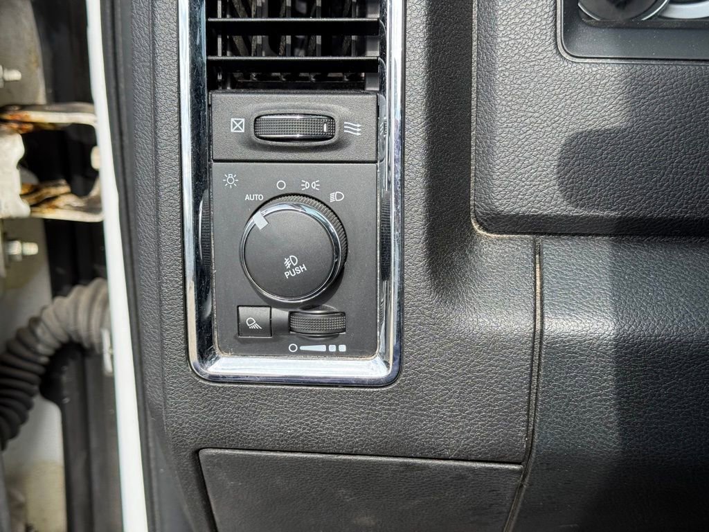 Used 2017 RAM 1500 Laramie w/ Convenience Group AWD/4WD image 19