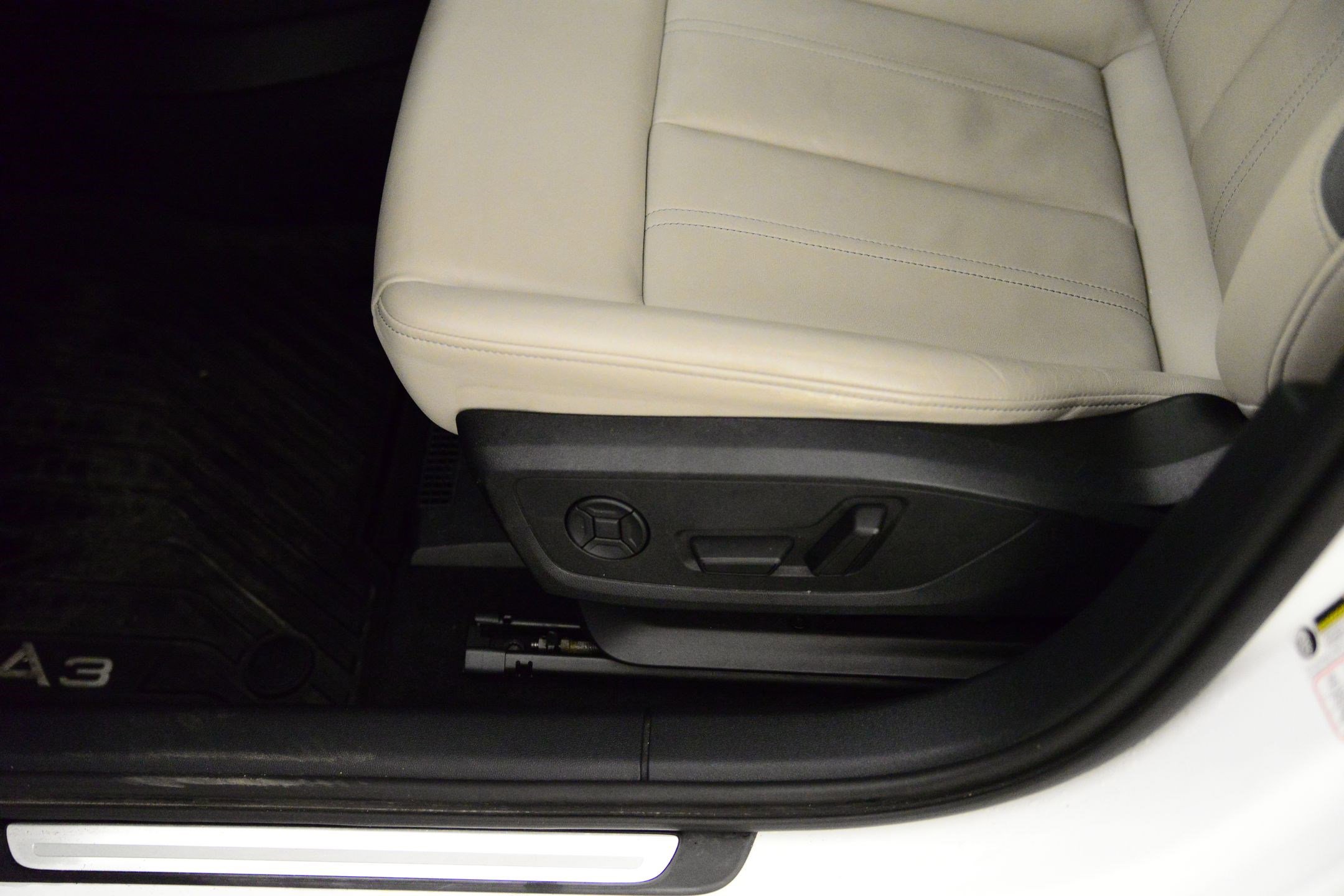 Used 2023 Audi A3 2.0T Premium w/ Convenience Package image 25