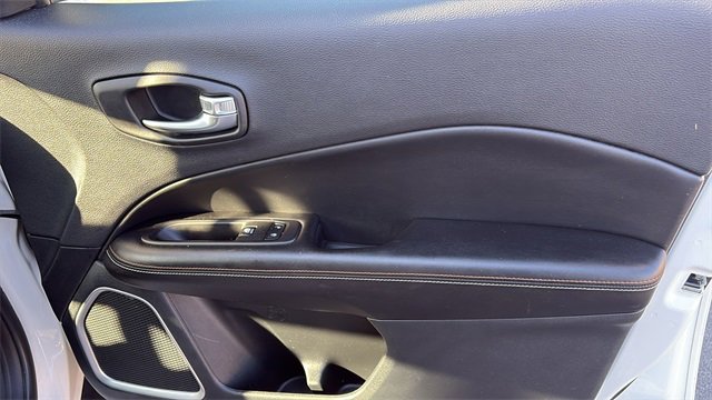 Used 2020 Jeep Compass Latitude w/ Cold Weather Group image 29