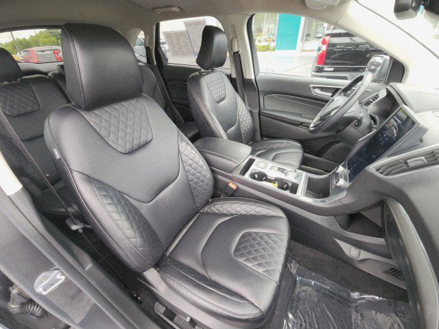 Used 2023 Ford Edge Titanium image 12