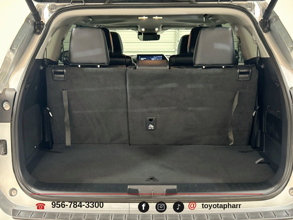 Used 2024 Toyota Highlander Limited FWD image 26