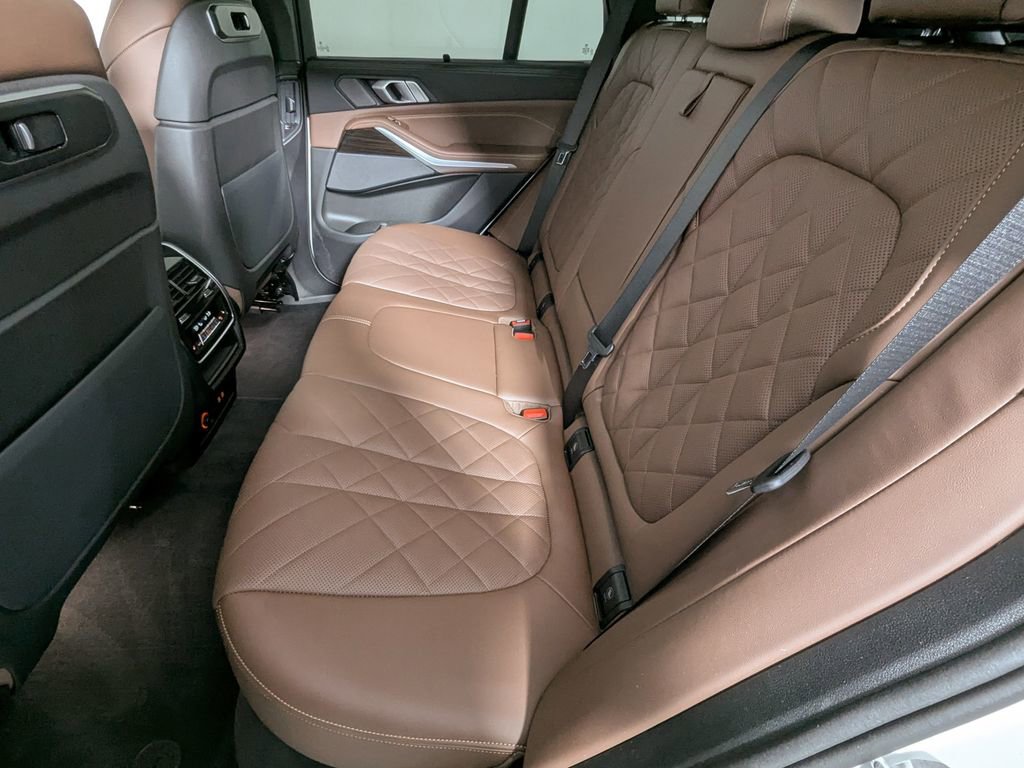 Used 2025 BMW X5 xDrive40i w/ Climate Comfort Package image 45