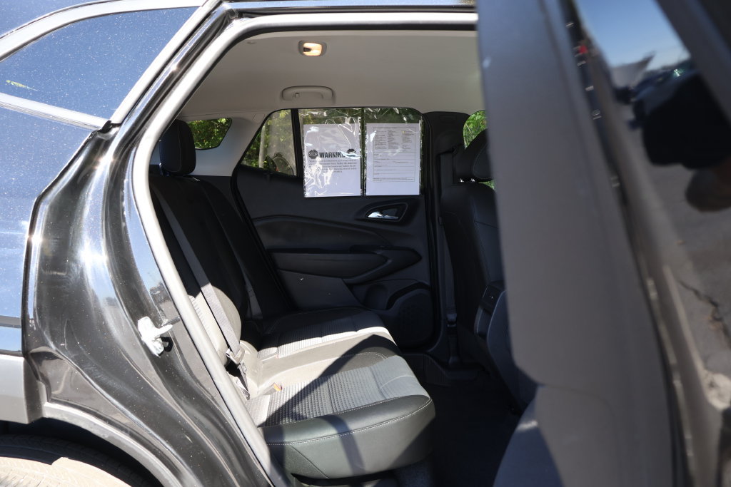 Used 2025 Chevrolet Trax LT FWD image 44
