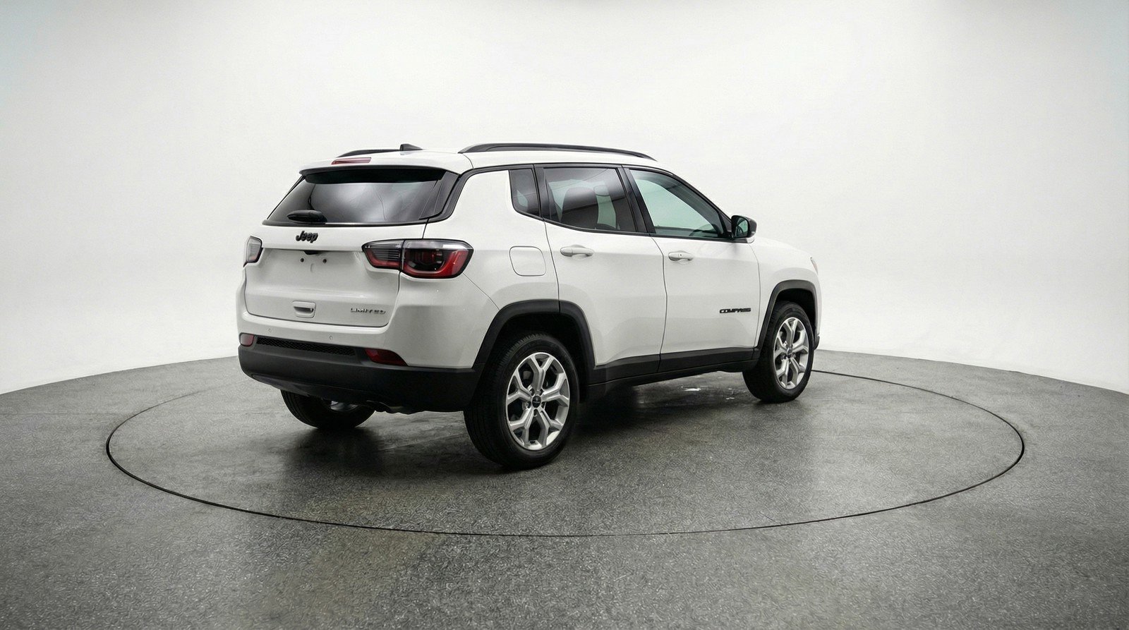 Used 2025 Jeep Compass Latitude AWD/4WD image 9