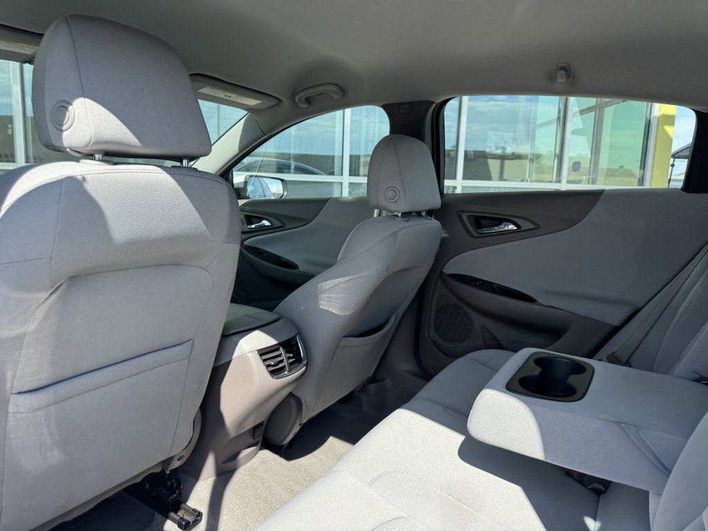 Used 2022 Chevrolet Malibu LT image 31